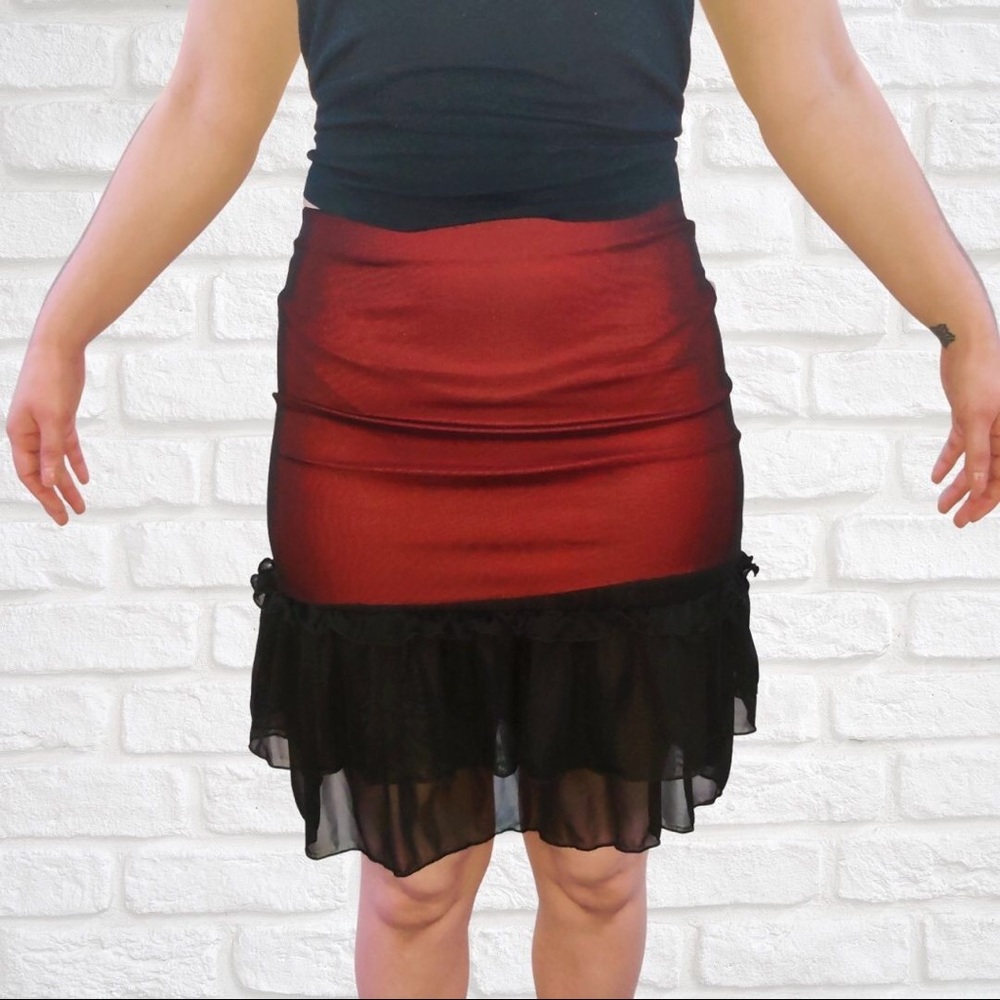 Small maroon, like new sultry skirt!
